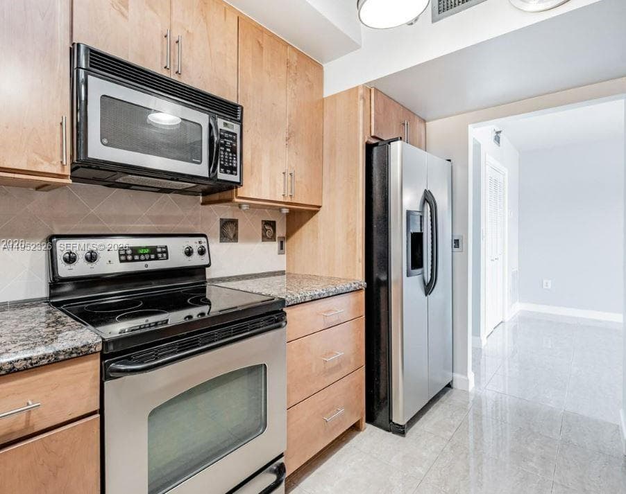 Condo at 4001 Hillcrest Dr, Hollywood, FL