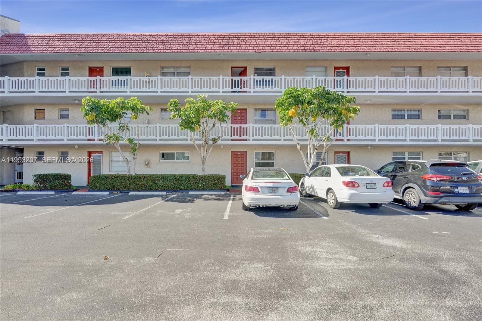 Condo at 3511 E Inverrary Dr, Lauderhill — photo 1