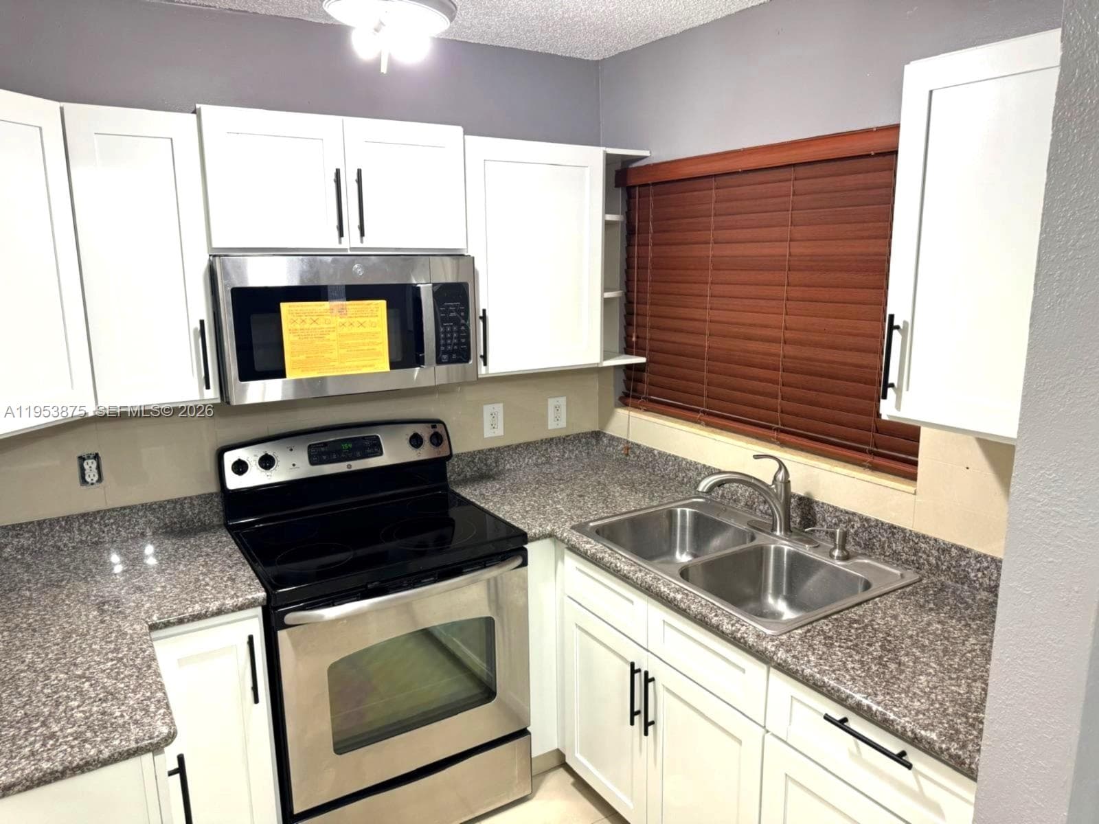 Condo at 5461 W 24th Ave, Hialeah, FL