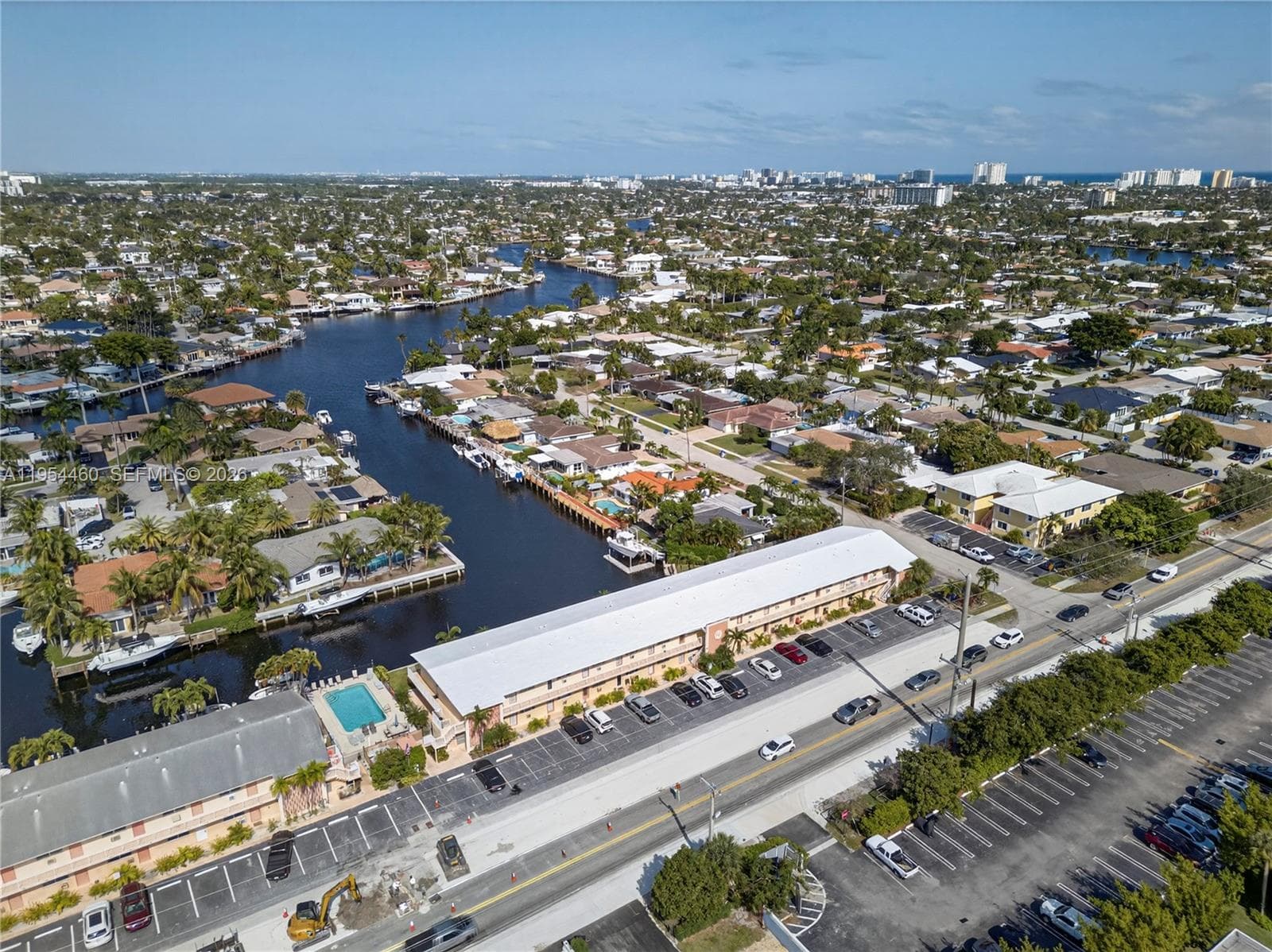 Co-op at 331 E Mcnab Rd, Pompano Beach — photo 1
