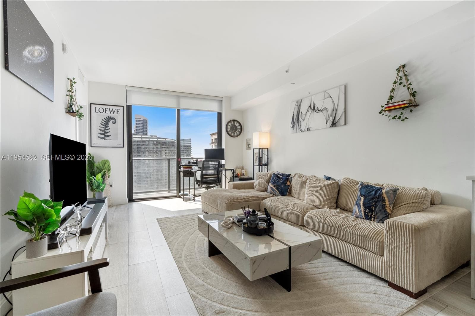 Condo en 55 SW 9th St, Miami — foto 3