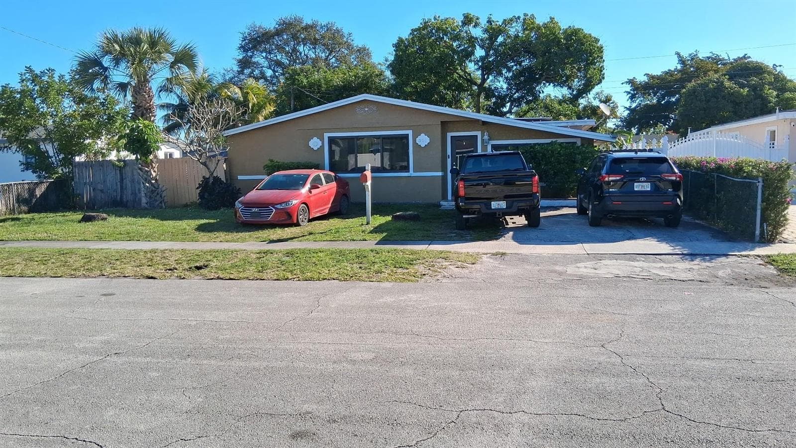 Single-family home at 301 N 66th Avenue, Hollywood, FL
