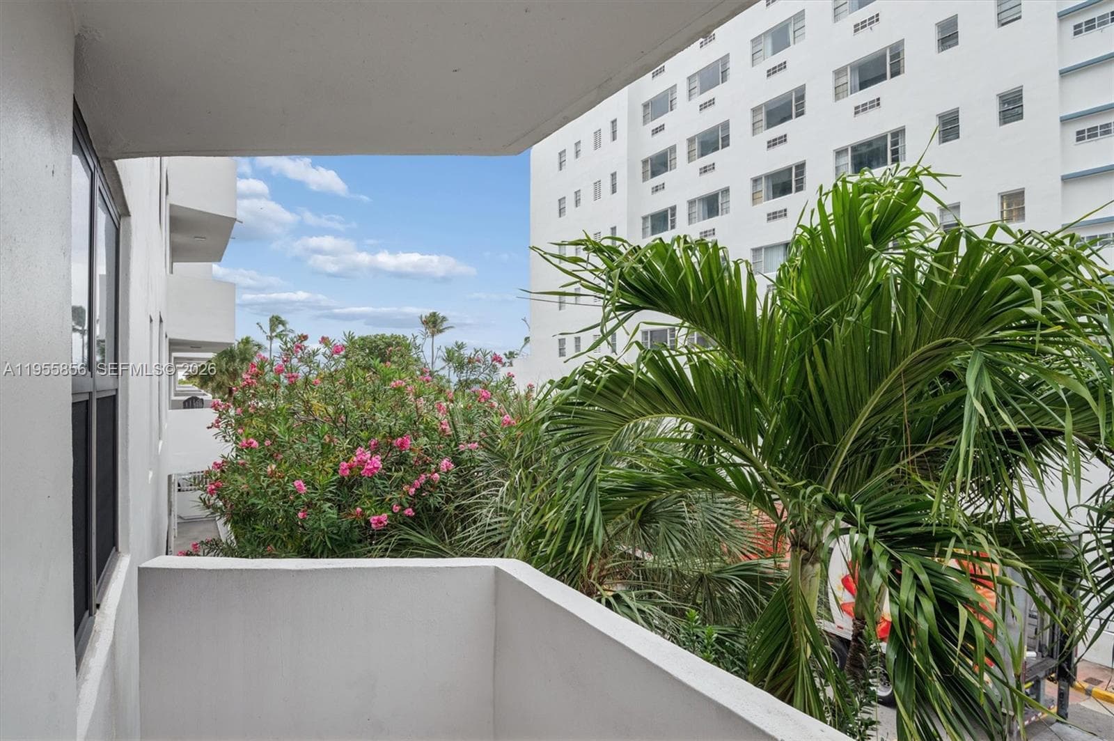Condo at 4301 Collins Ave, Miami Beach — photo 2