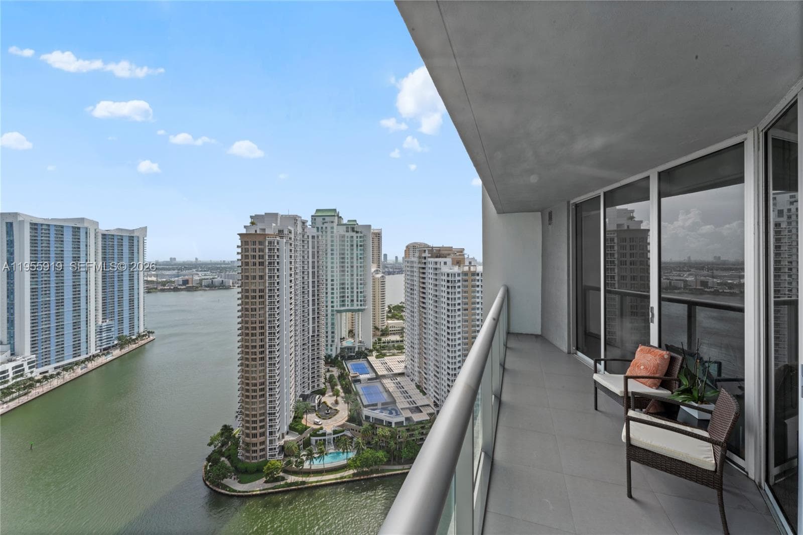 Condo at 495 Brickell Ave, Miami — photo 1