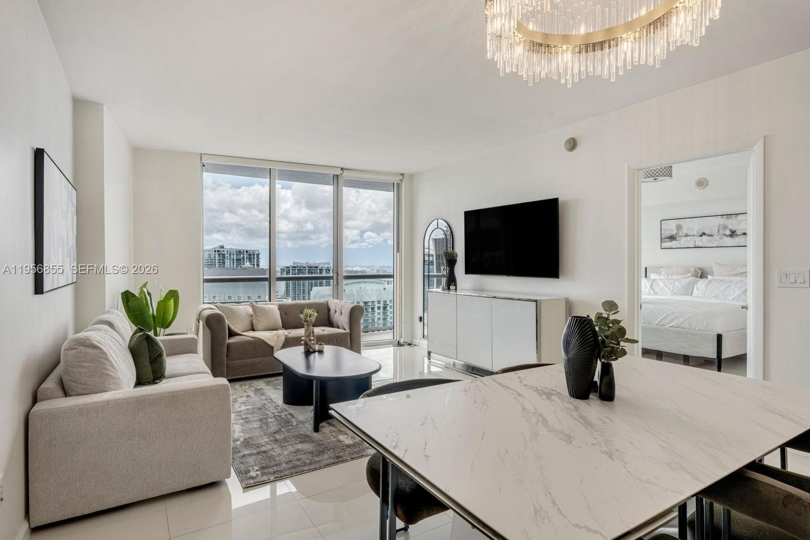 Condo at 485 Brickell Ave, Miami — photo 1