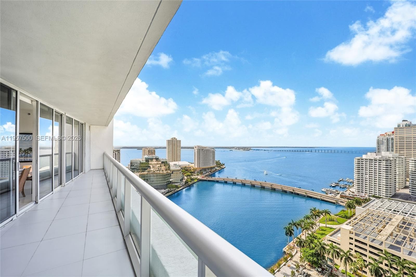 Condo en 495 Brickell Ave, Miami — foto 1