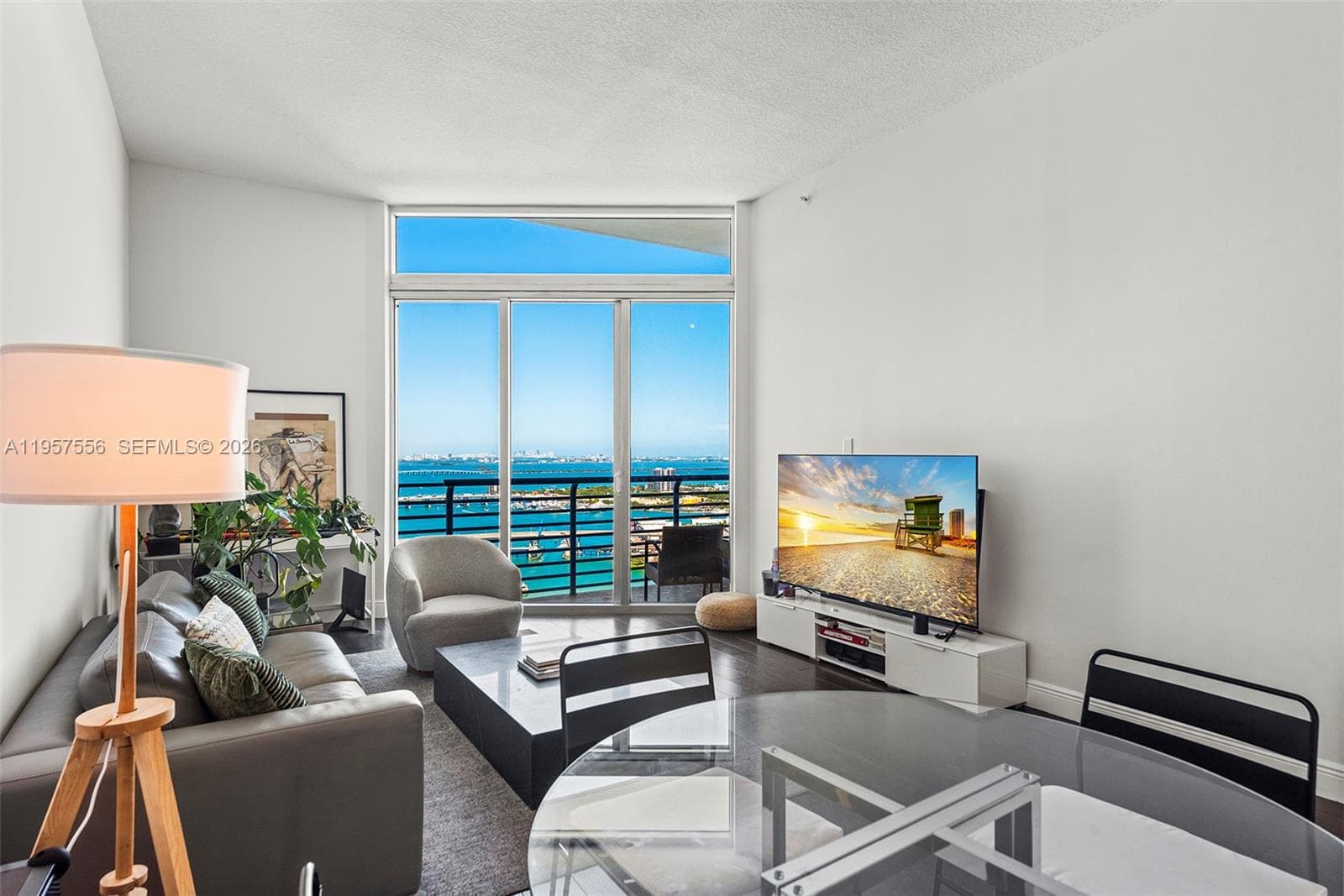 Condo at 335 S Biscayne Blvd, Miami — photo 3