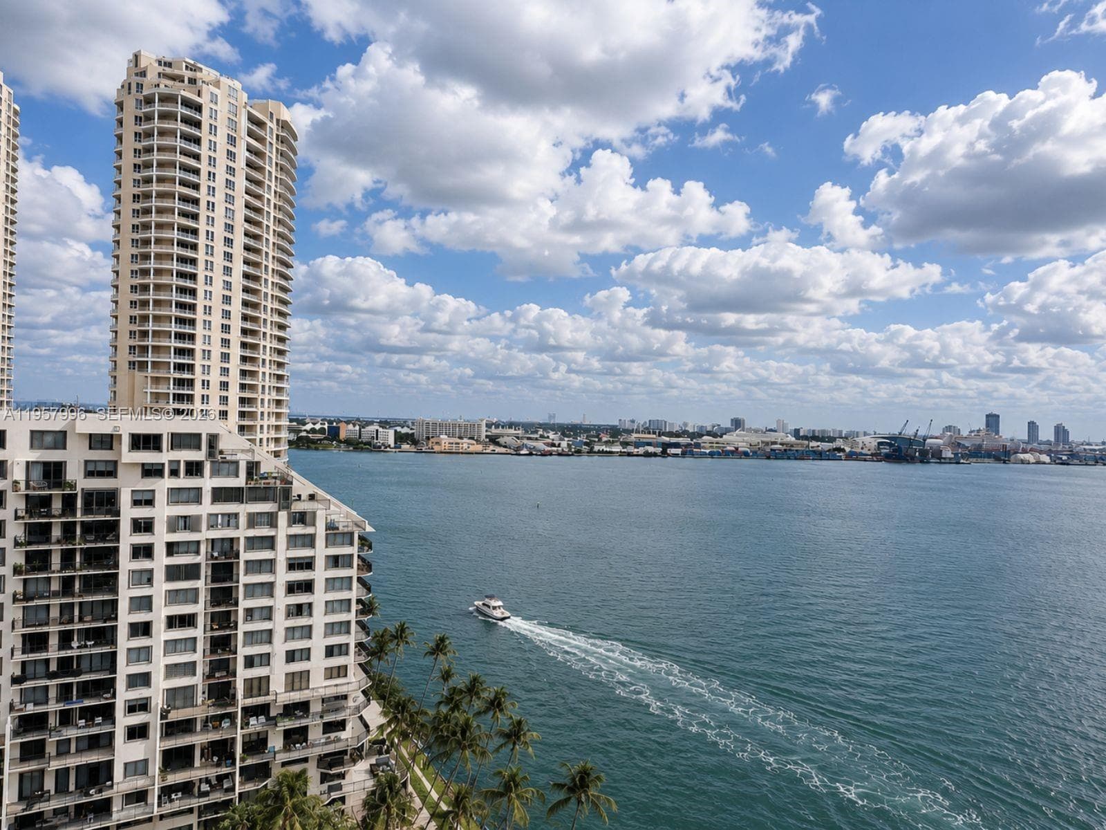 Condo at 520 Brickell Key Dr, Miami — photo 1