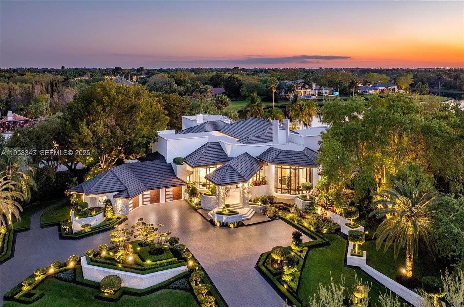 Single-family home at 2965 Surrey Ln, Weston, FL