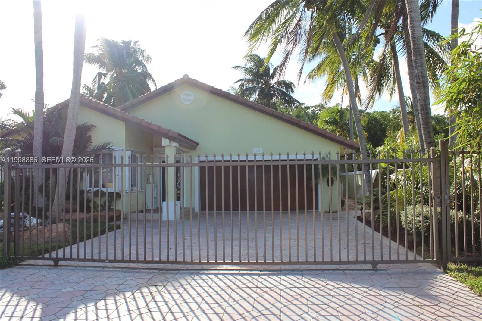 Single-family home at 4465 SW 38th Ter, Dania Beach, FL