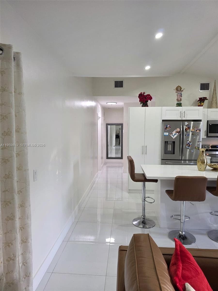 Single-family home at 8523 NW 35th Pl, Miami — photo 3