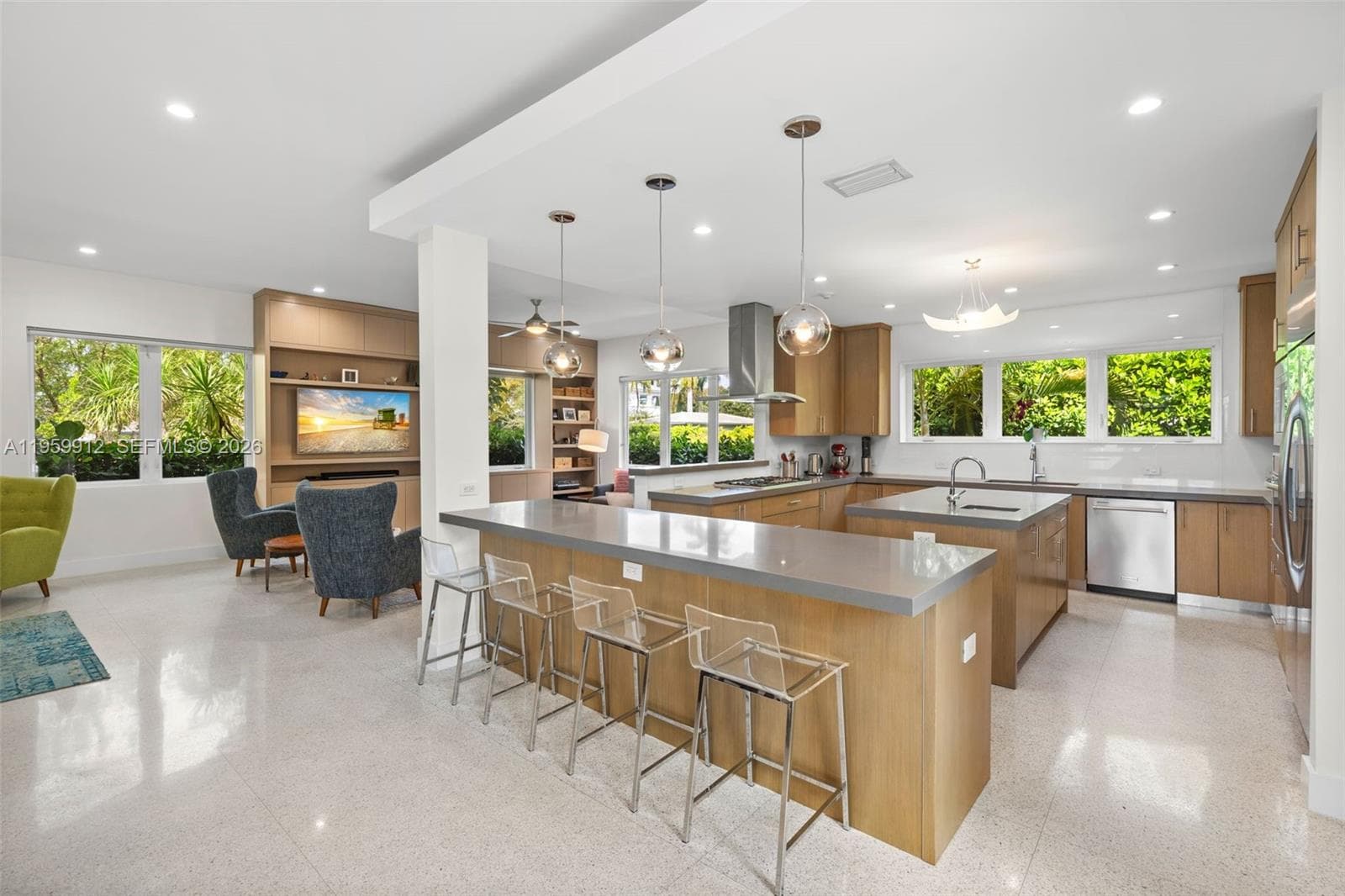 Single-family home at 4595 N Jefferson Ave, Miami Beach, FL