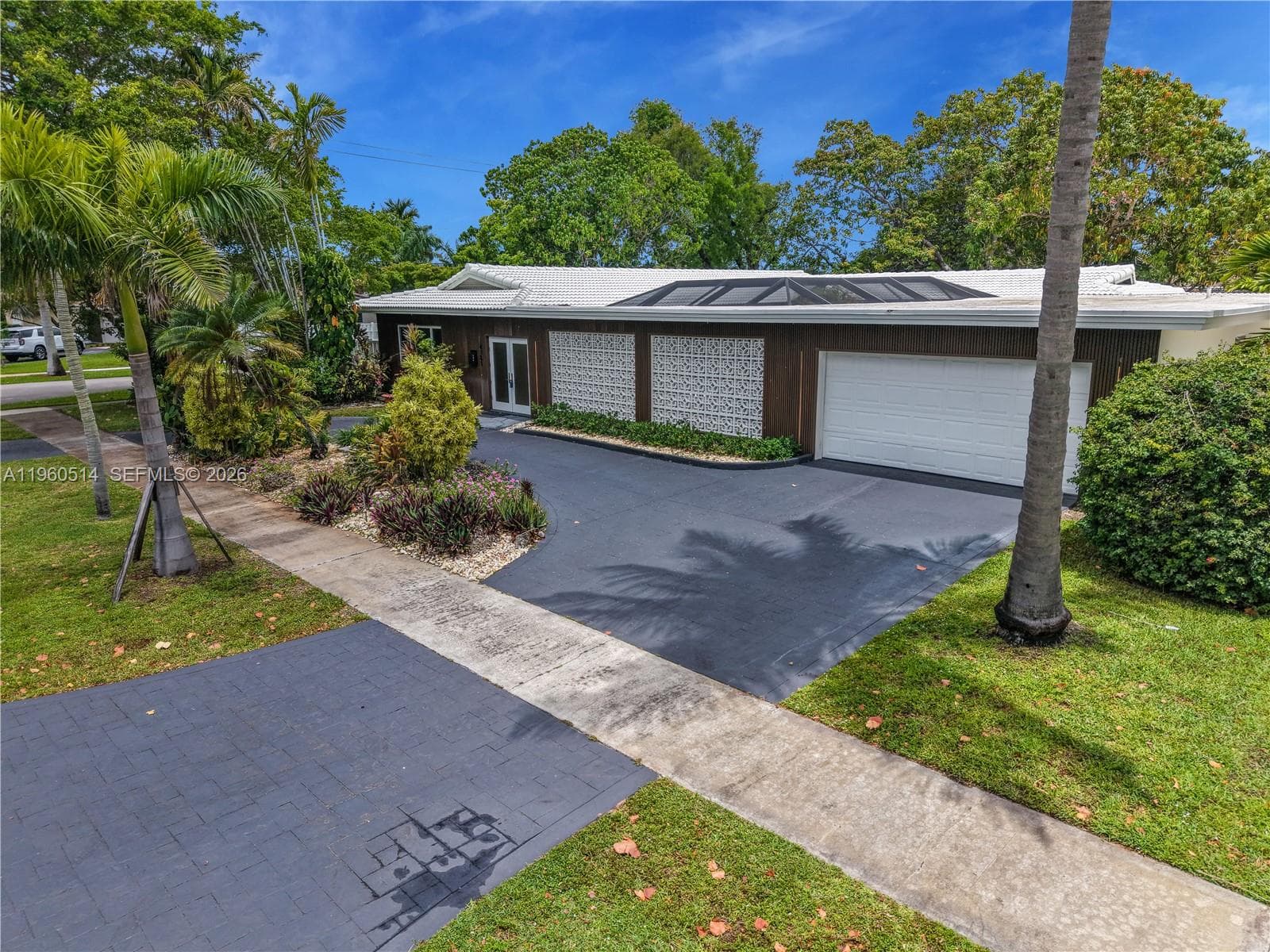 Single-family home at 4731 Pierce St, Hollywood, FL