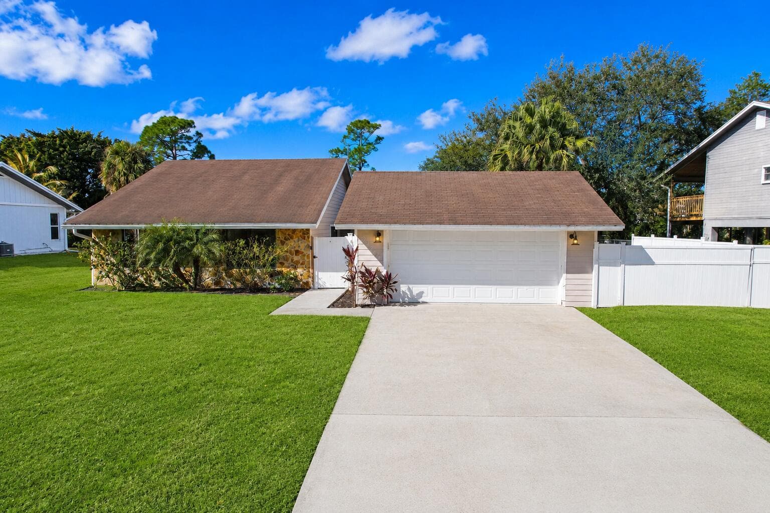 Single-family home at 8074 SE River Lane, Stuart, FL