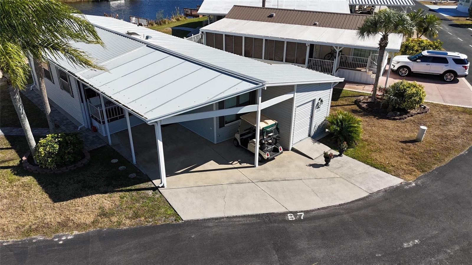 Mobile home at 12470 SE 140th Road, Okeechobee, FL