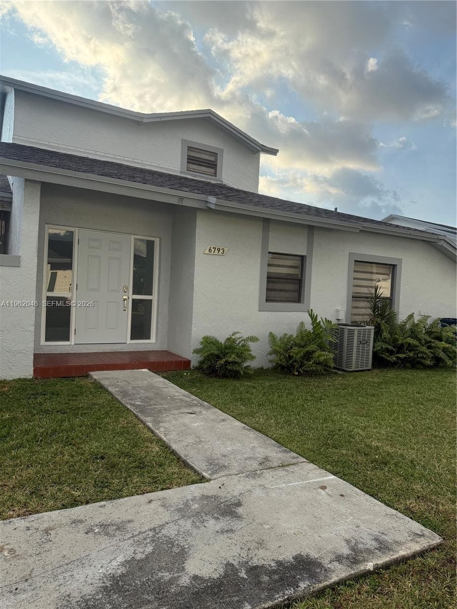 Townhouse at 6793 SW 152nd Pl, Miami — photo 2