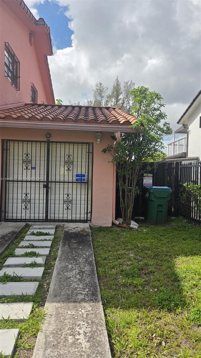 Townhouse at 12516 SW 9th Ter, Miami — photo 3