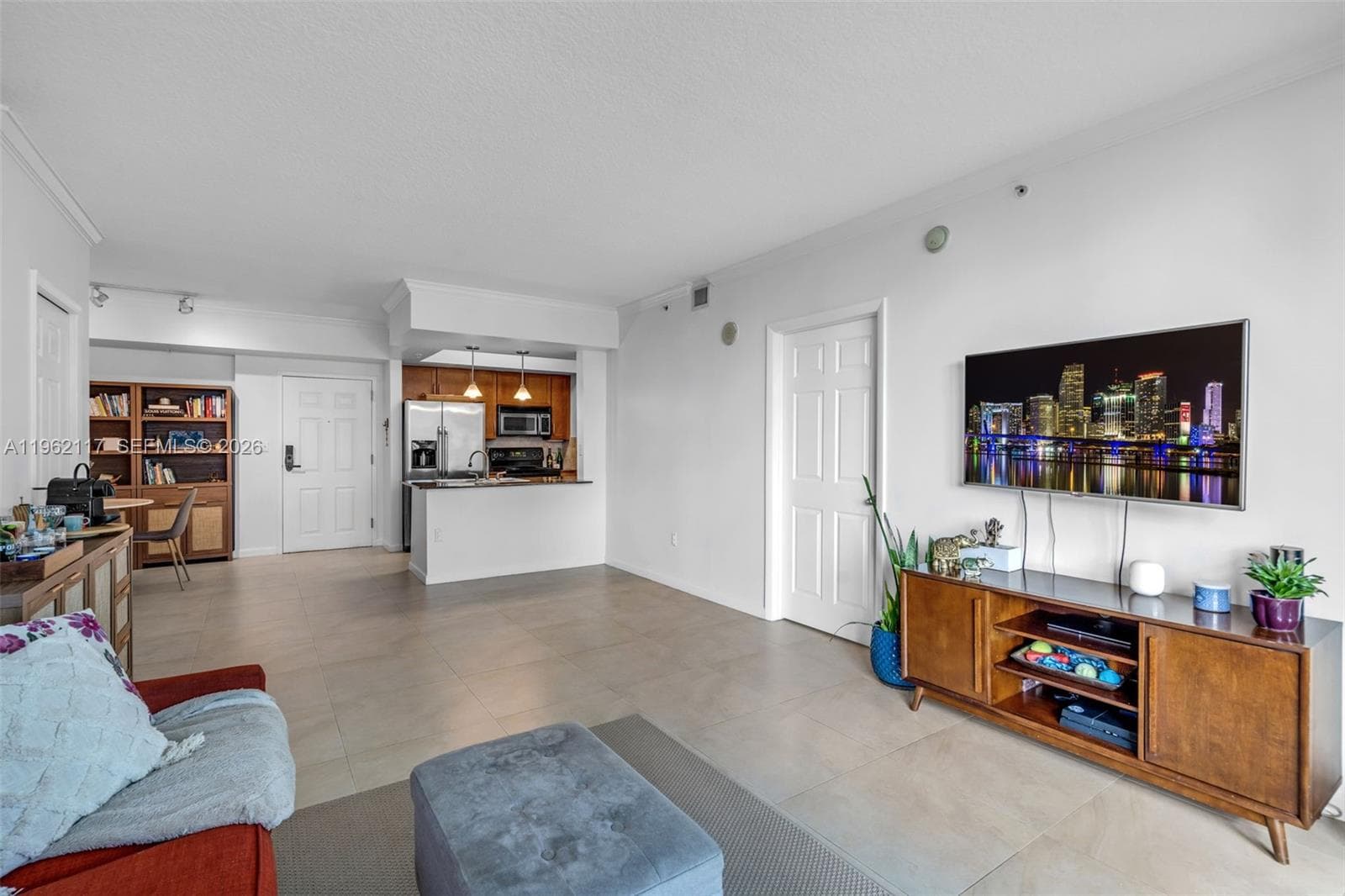 Condo at 2000 N Bayshore Dr, Miami — photo 5
