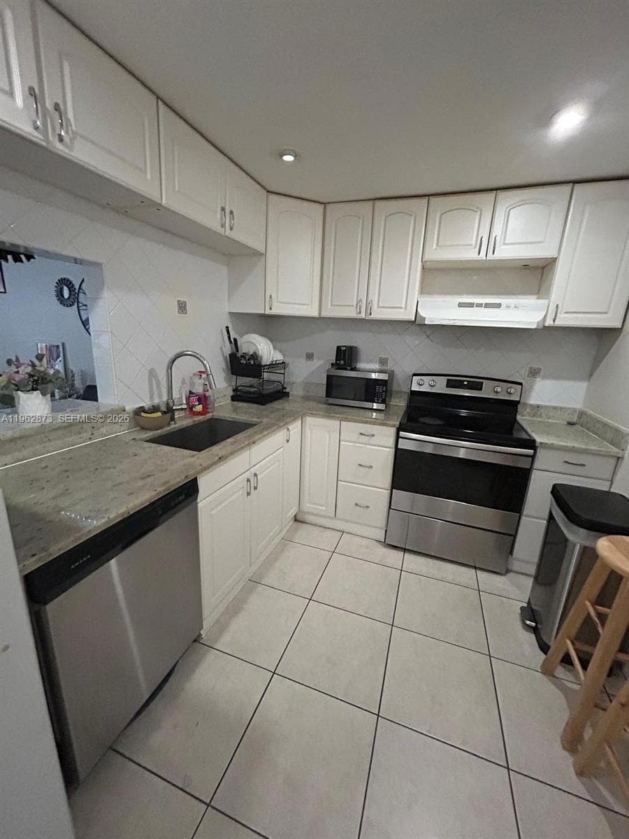 Condo at 4314 NW 9th Ave, Deerfield Beach, FL