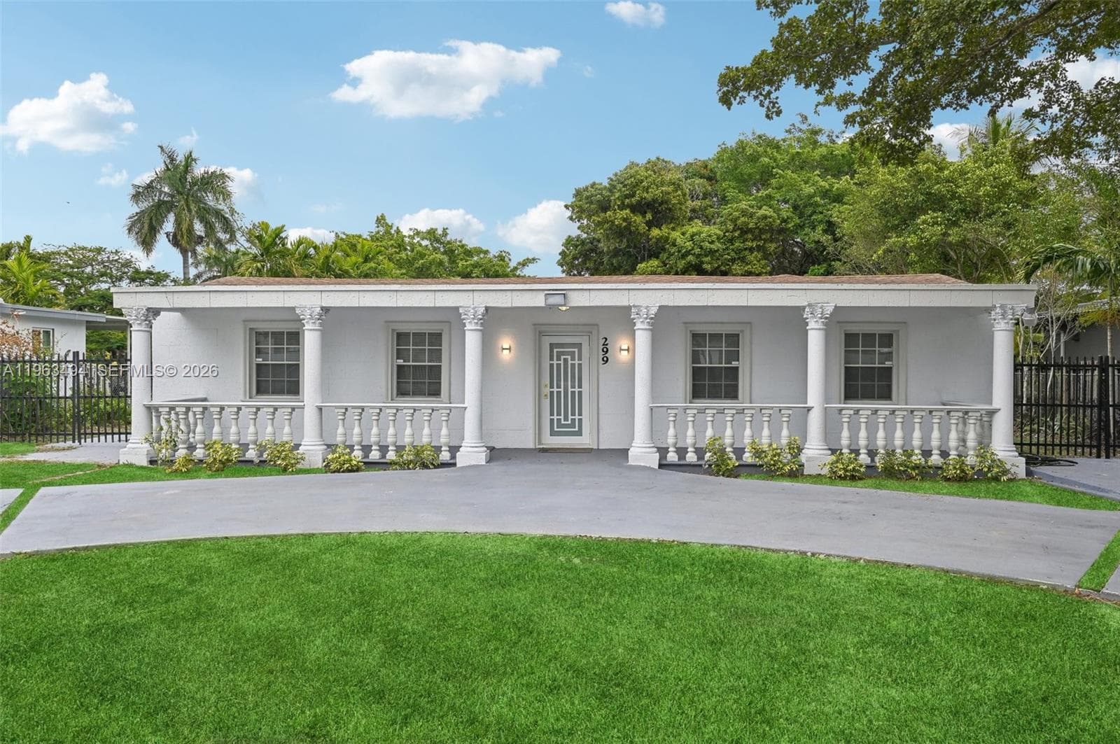 Single-family home en 299 S Biscayne River Dr, Miami — foto 1