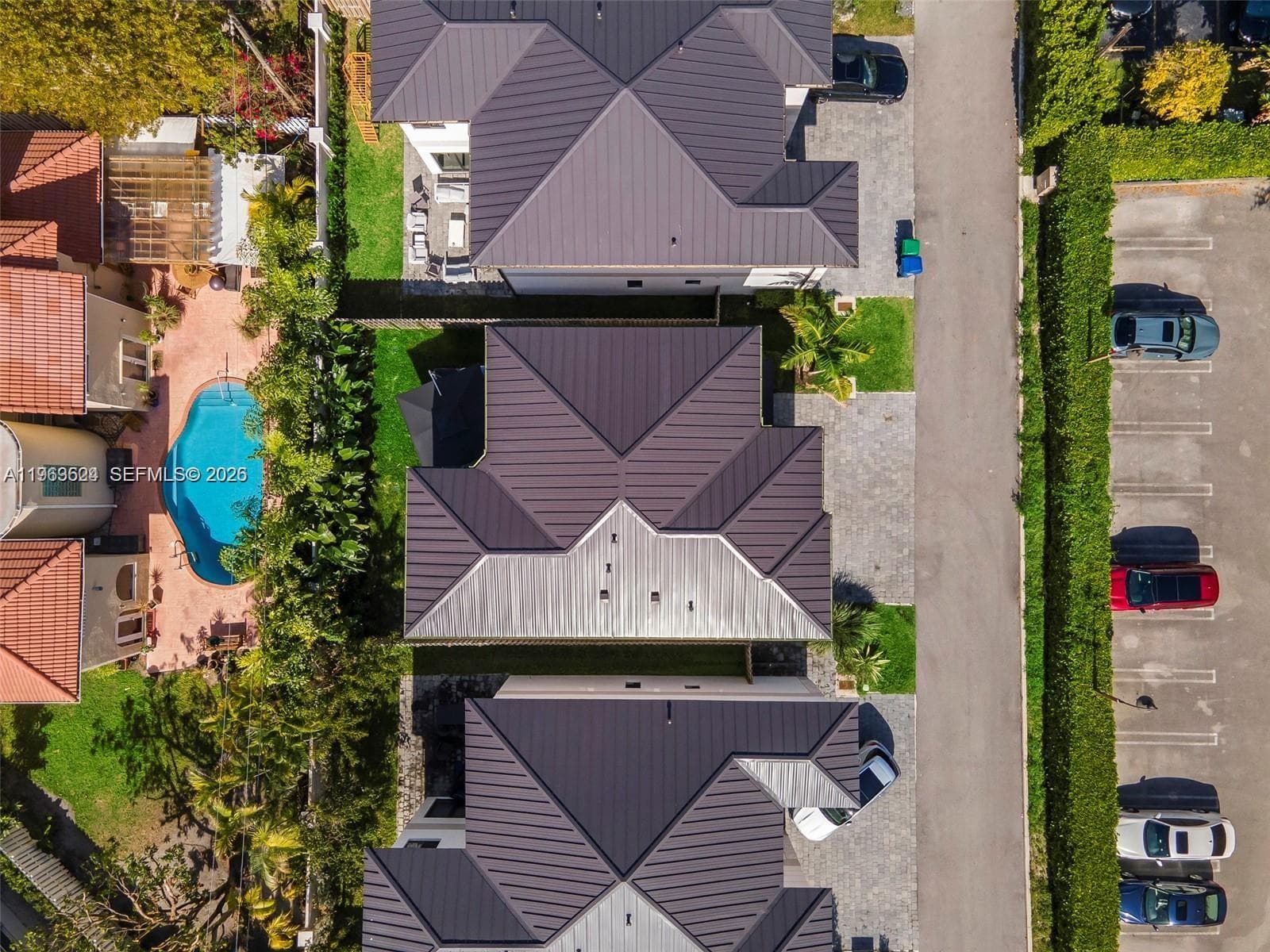 Single-family home at 7771 SW 99th St, Miami — photo 3
