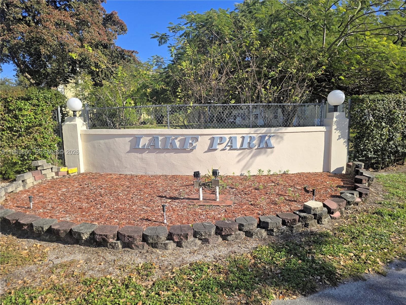 Condo at 940 NE 199th St, Miami, FL