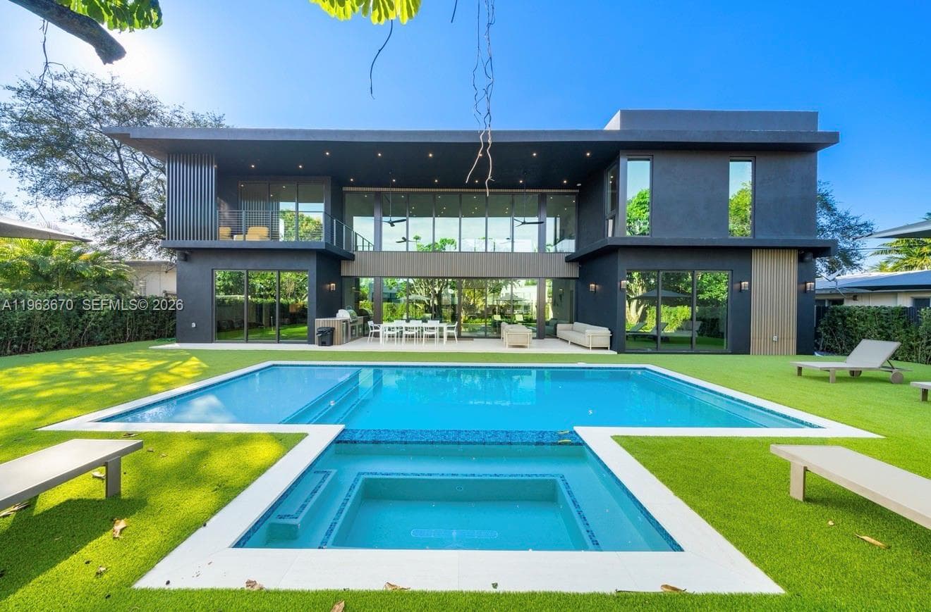 Single-family home at 19701 NE 21st Ct, Miami, FL