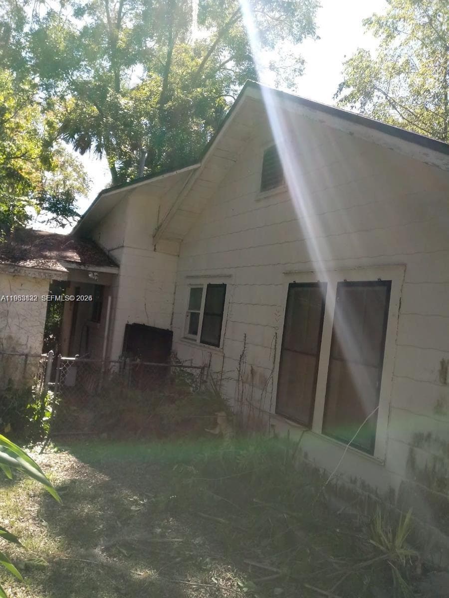 Single-family home at 331 NE 9 AVE, Ocala — photo 3