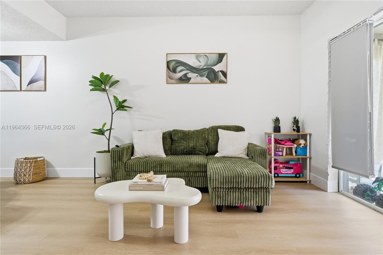 Townhouse at 2 Simonton Cir, Weston — photo 3