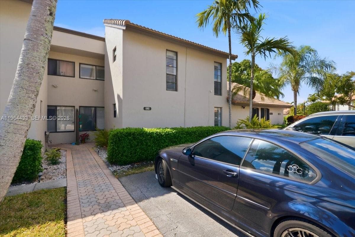 Townhouse at 958 Mockingbird Ln, Plantation — photo 3