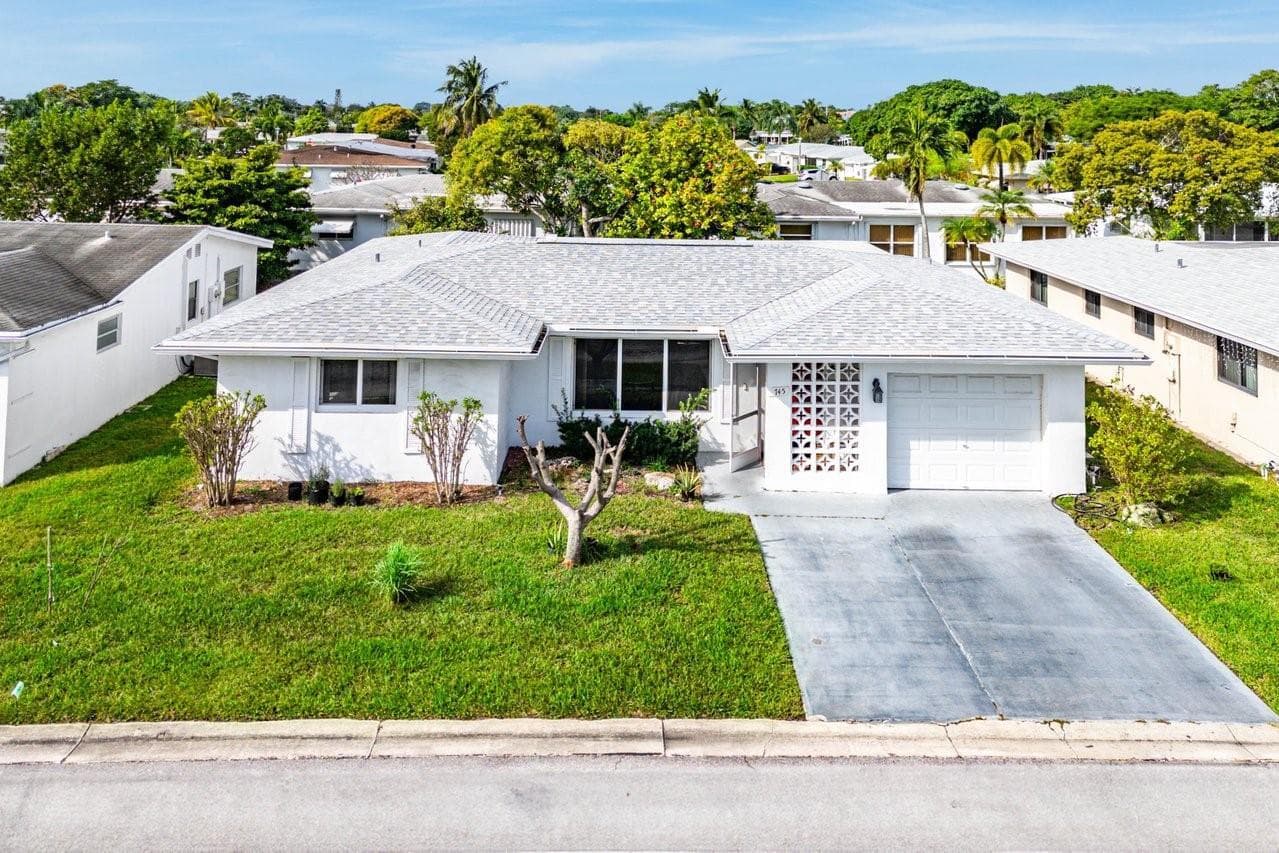 Single-family home at 745 NW 72nd Terrace, Margate, FL