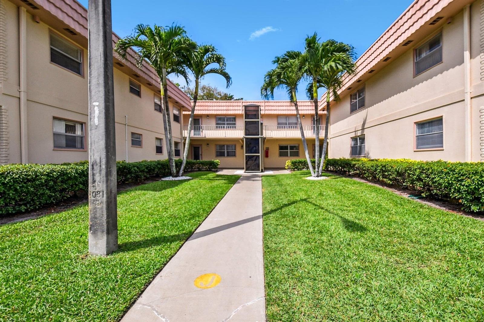 Condo at 447 Saxony J Way, Delray Beach, FL