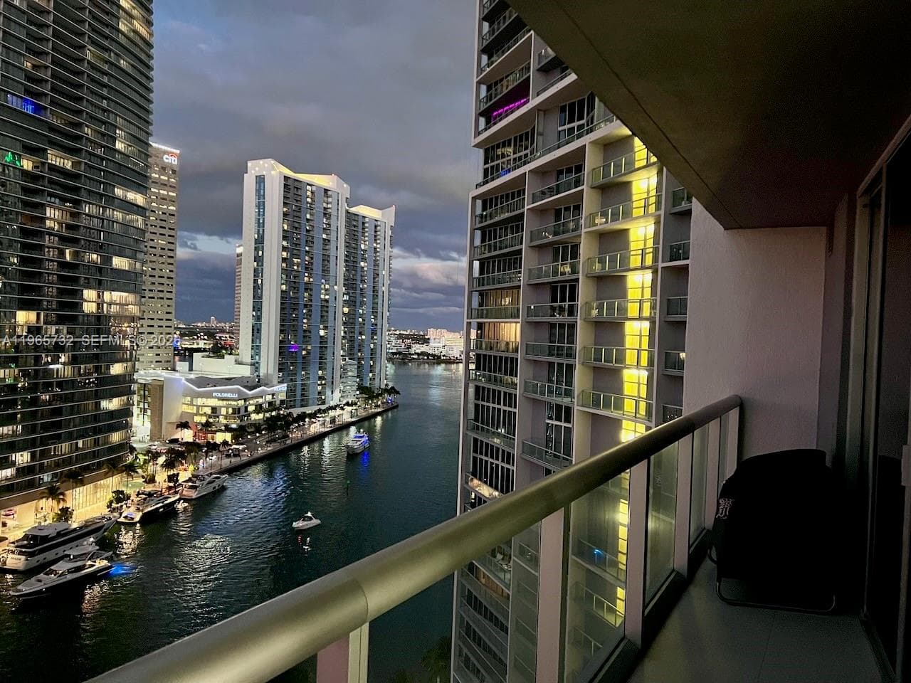 Condo at 475 Brickell Ave, Miami — photo 1