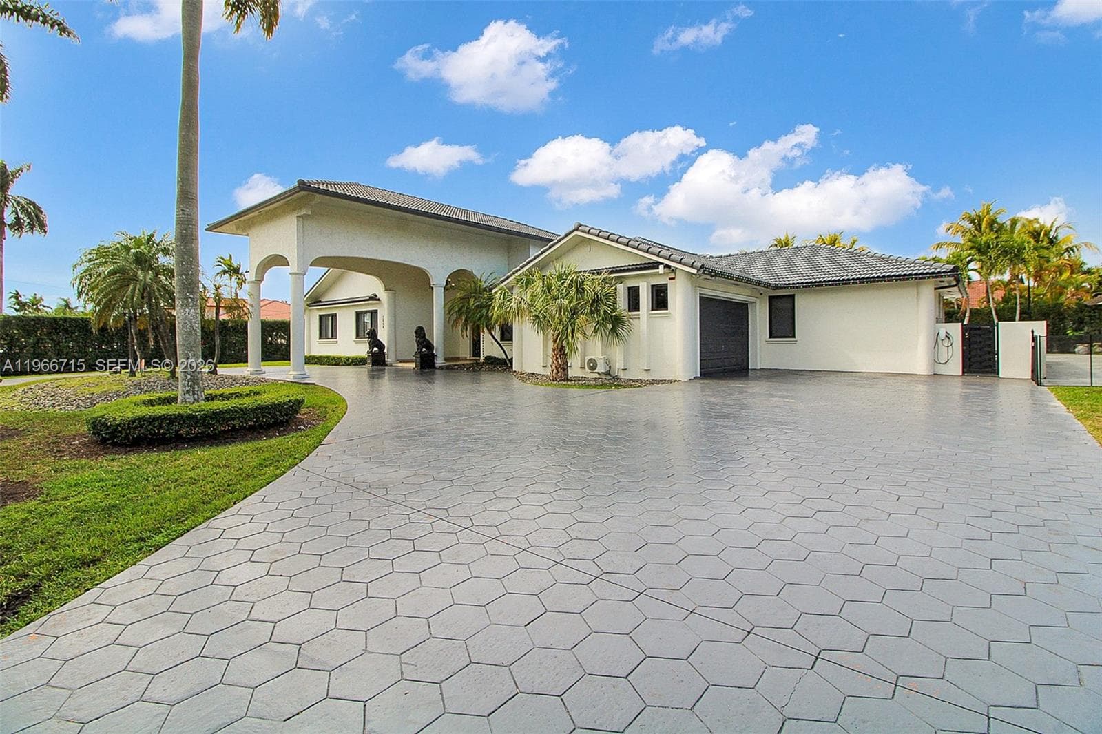 Single-family home at 2600 SW 128th Ave, Miami, FL