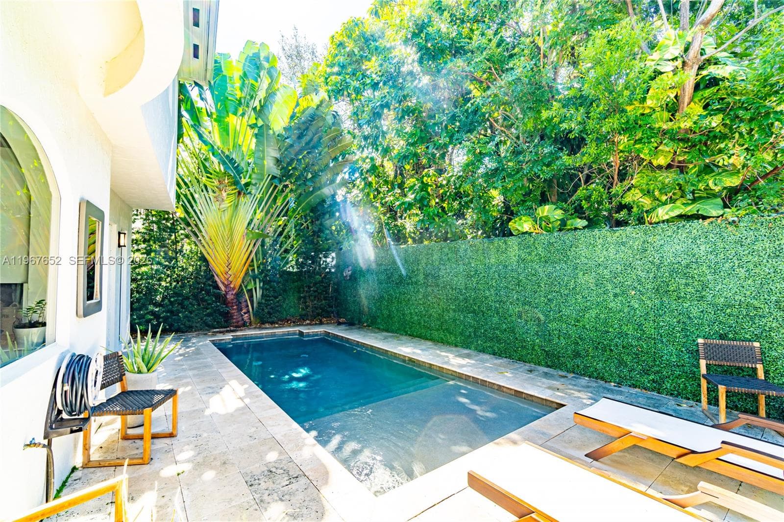 Single-family home at 2752 Brickell Ct, Miami — photo 1