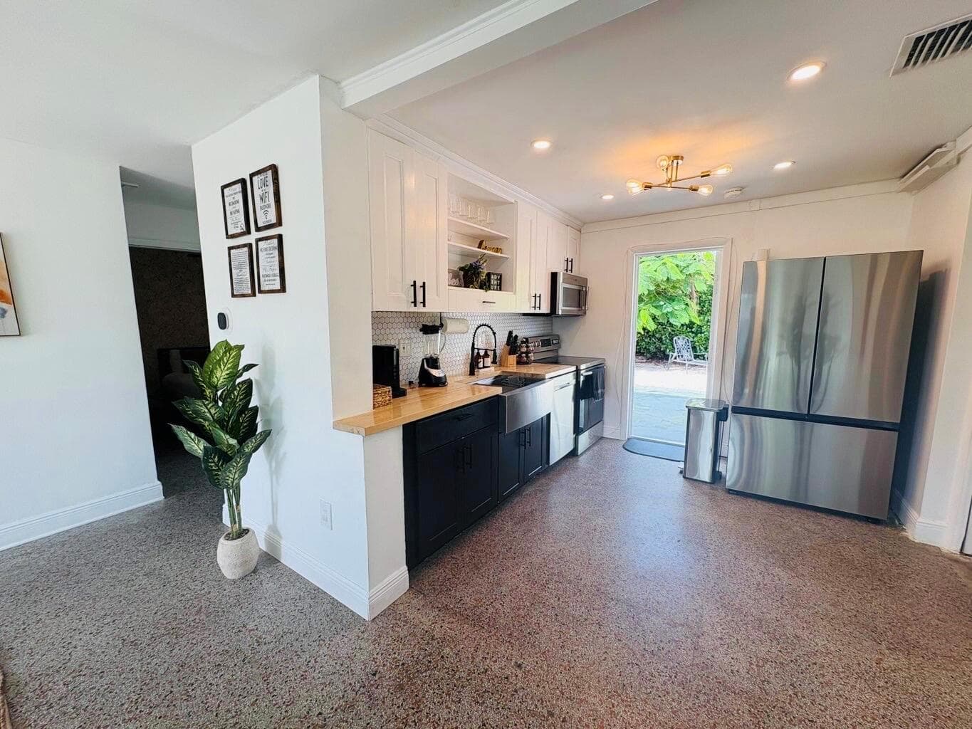 Single-family home at 2711 NE 11th Terrace, Pompano Beach, FL