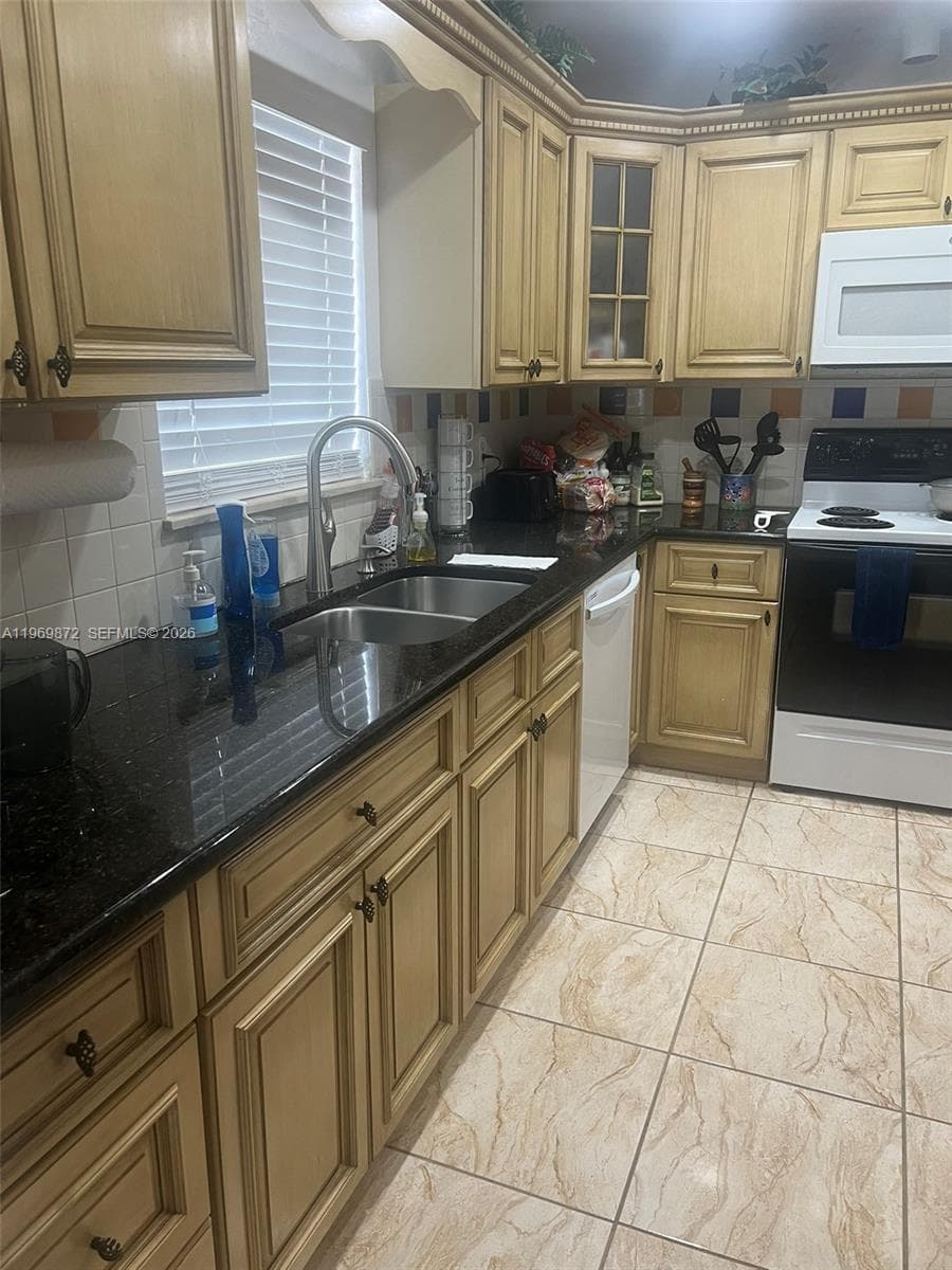 Condo at 176 Cape Cod Circle, Lake Worth — photo 3