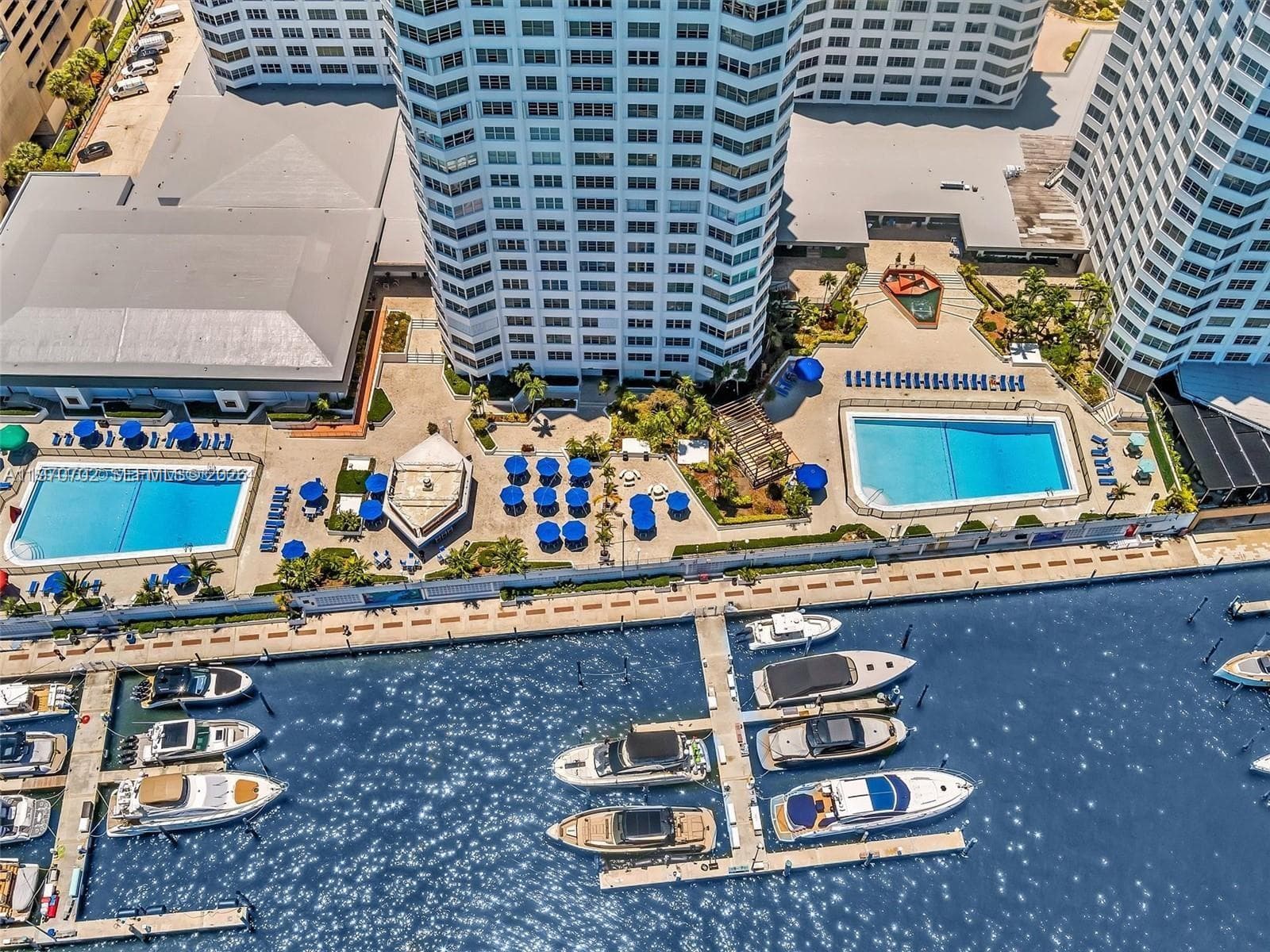 Condo en 999 Brickell Bay Dr, Miami — foto 2