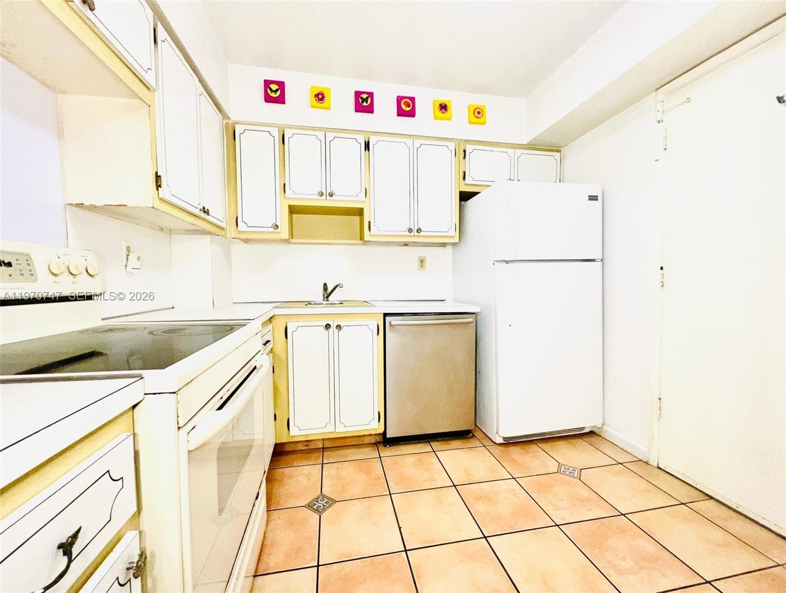 Condo at 1658 Bay Rd, Miami Beach — photo 2