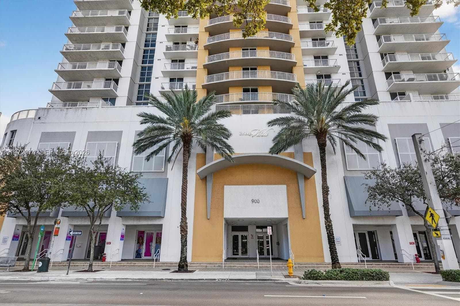 Condo at 900 SW 8th St, Miami — photo 3