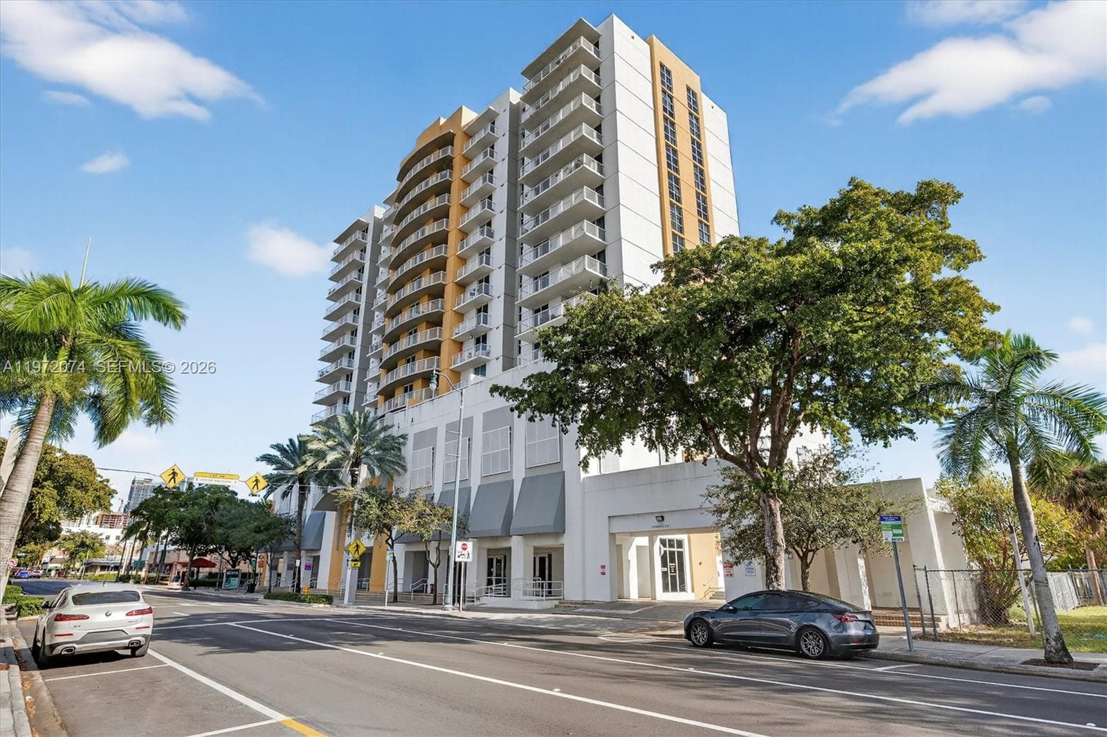 Condo at 900 SW 8th St, Miami — photo 1