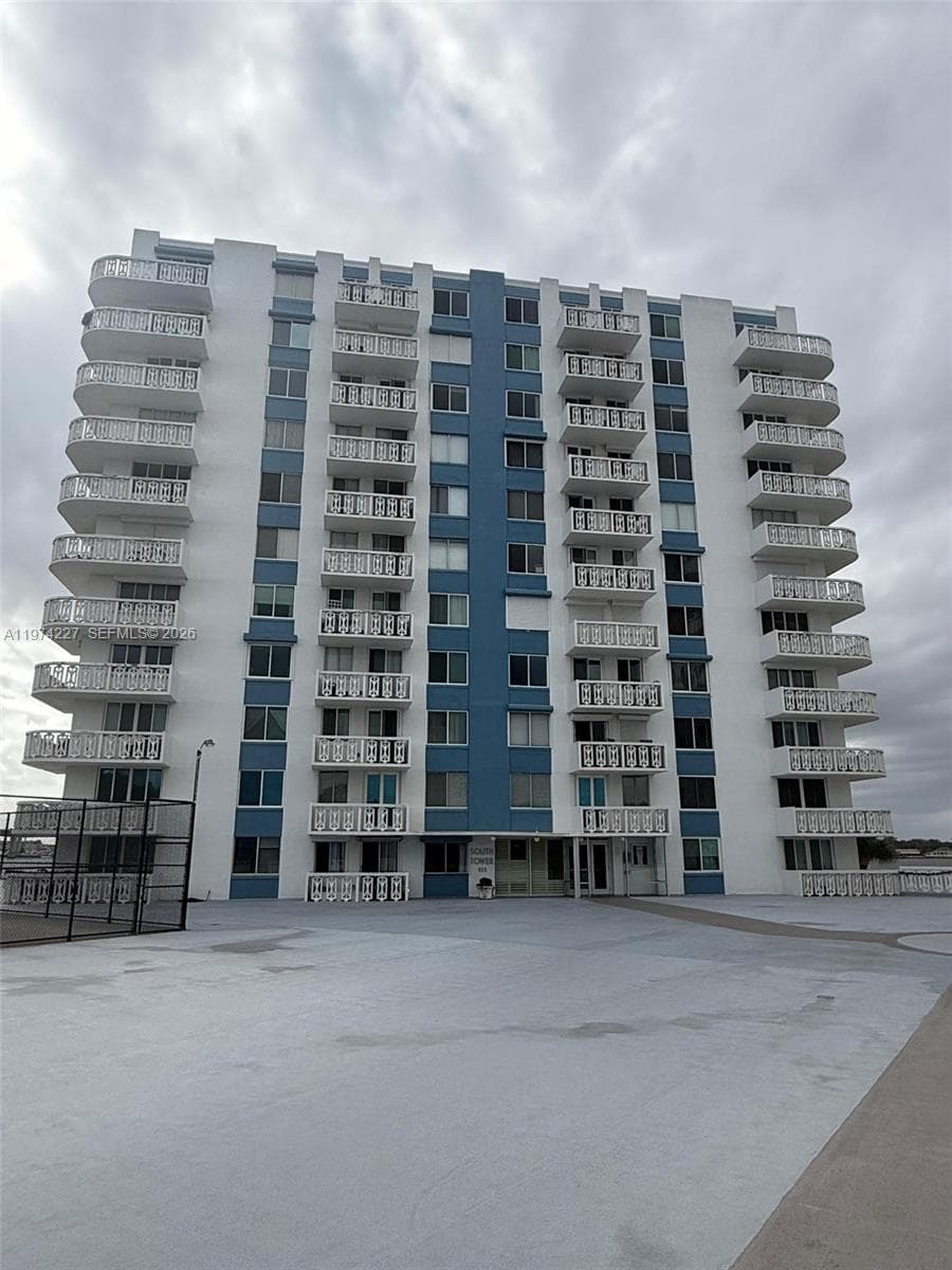 Condo at 925 N Halifax, Daytona, FL