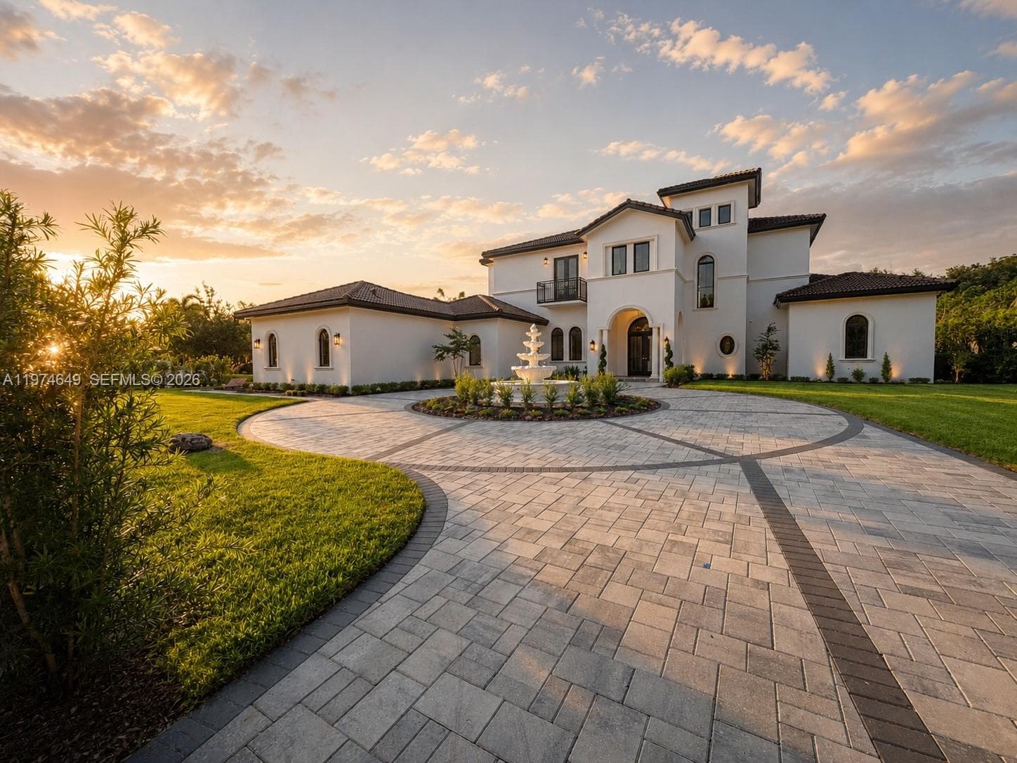 Single-family home at 751 Ranch Rd, Weston, FL