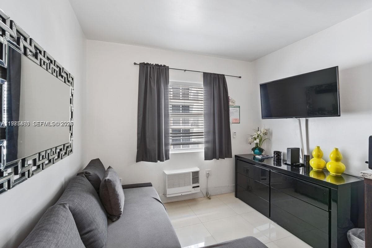 Condo at 335 Ocean Dr, Miami Beach — photo 3
