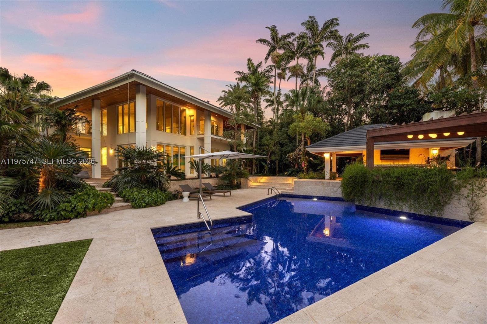 Single-family home at 7150 W Lago Dr, Coral Gables, FL