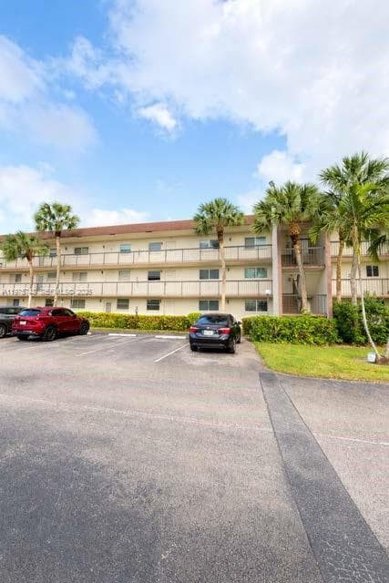 Condo at 1701 NW 75th Ave, Plantation, FL