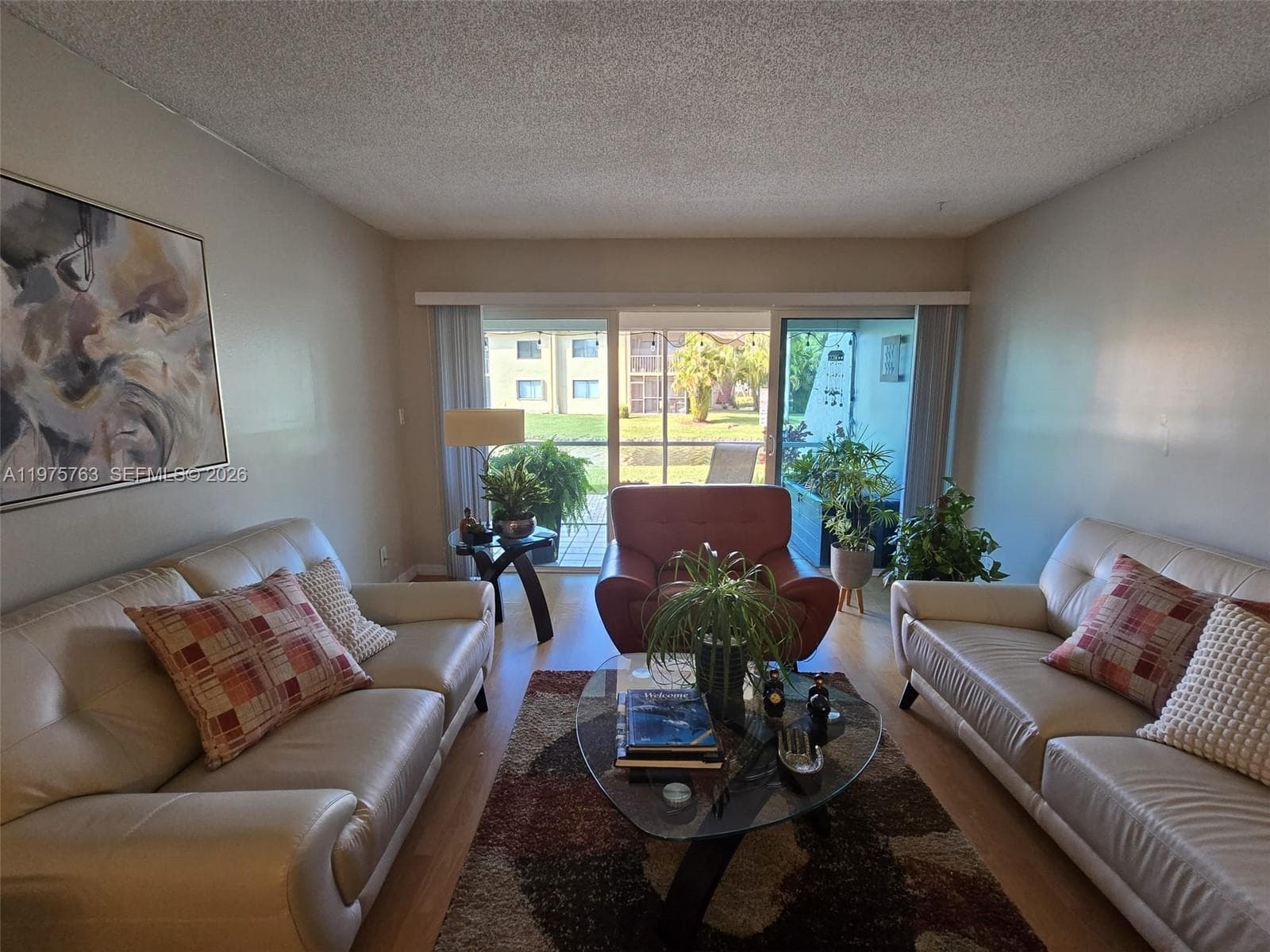 Condo at 140 Lakeview Dr, Weston — photo 3