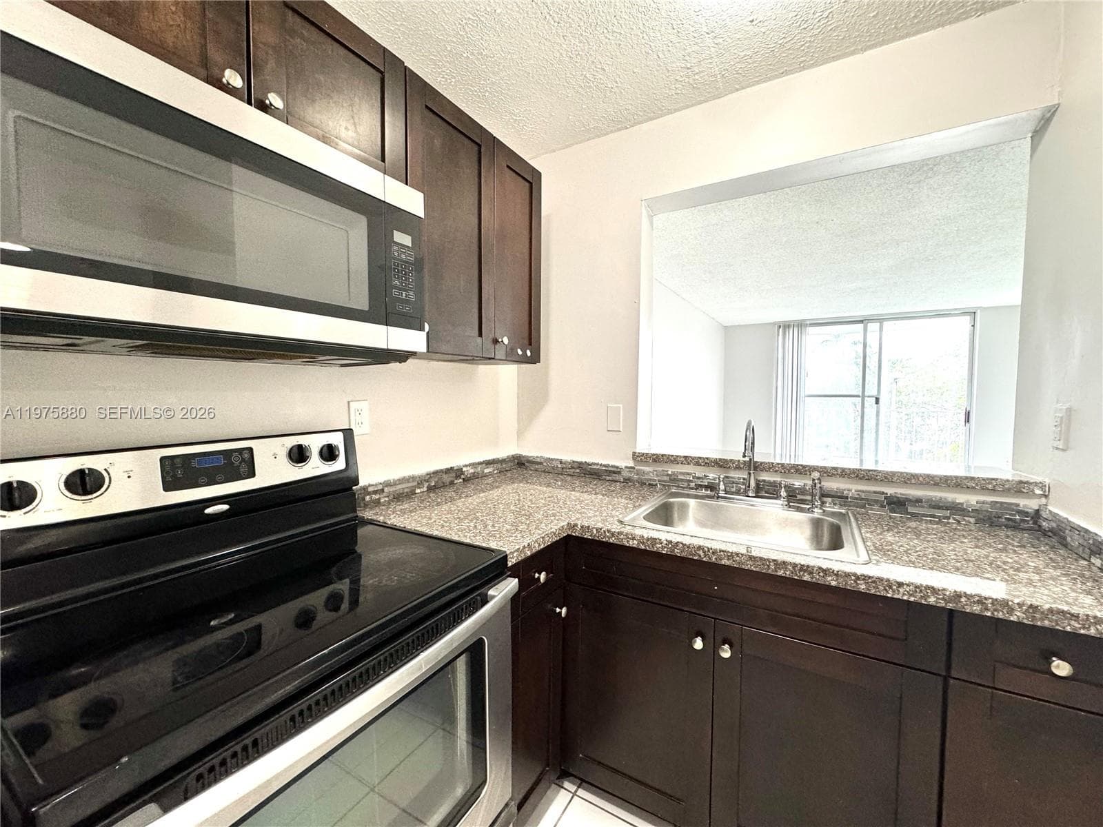 Condo at 484 NW 165th St Rd, Miami, FL