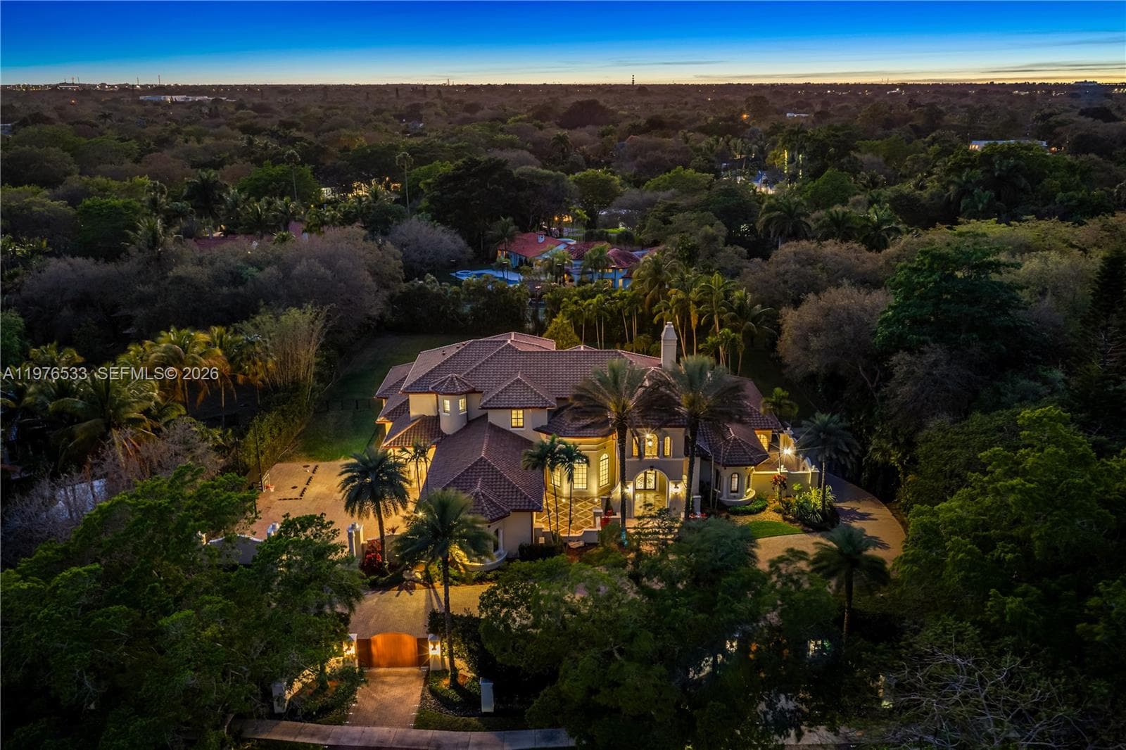 Single-family home at 11400 SW 67th Ave, Pinecrest, FL