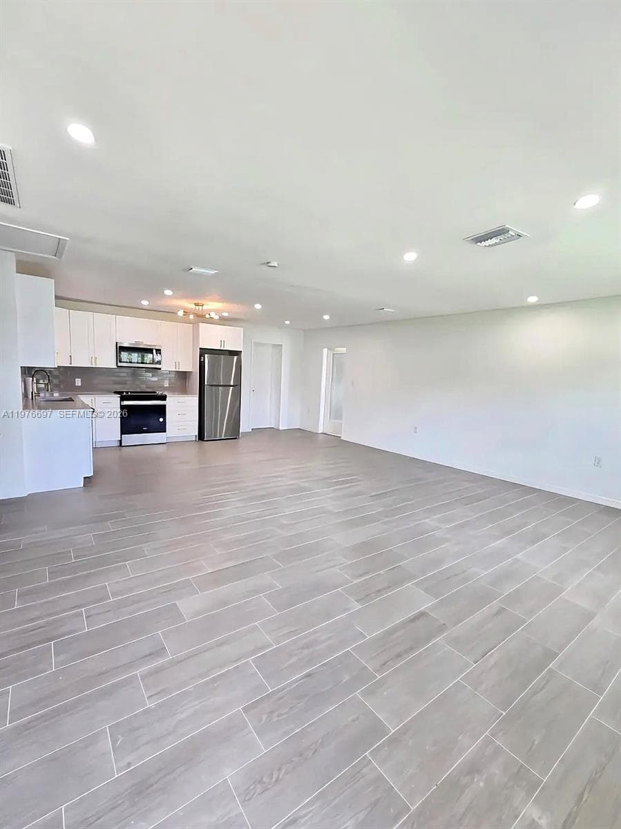 Single-family home at 4438 E Riverside Drive, Fort Myers — photo 1
